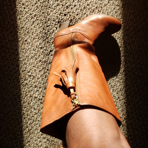 Boots - Picture 3 of 3